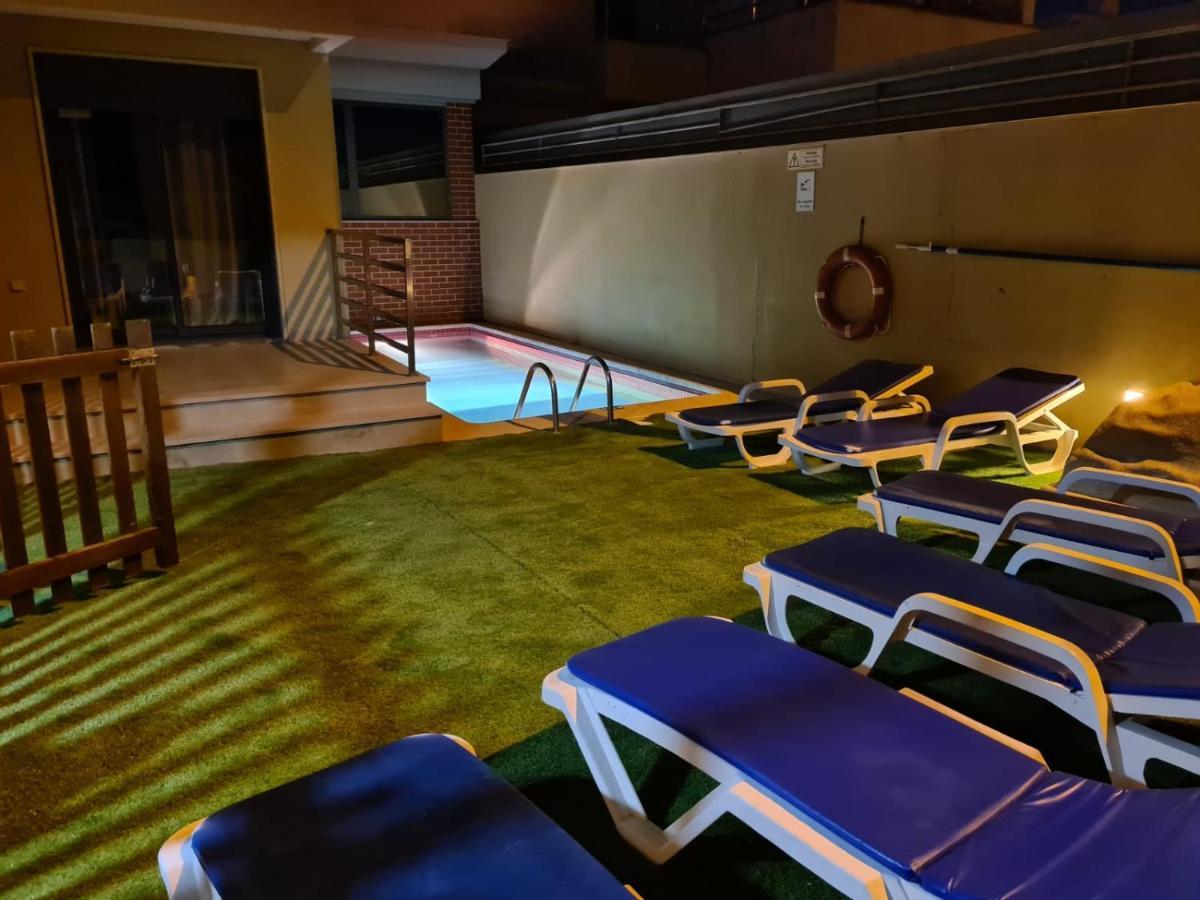 Cozy Villa With Pool And Barbecue アルブフェイラ エクステリア 写真