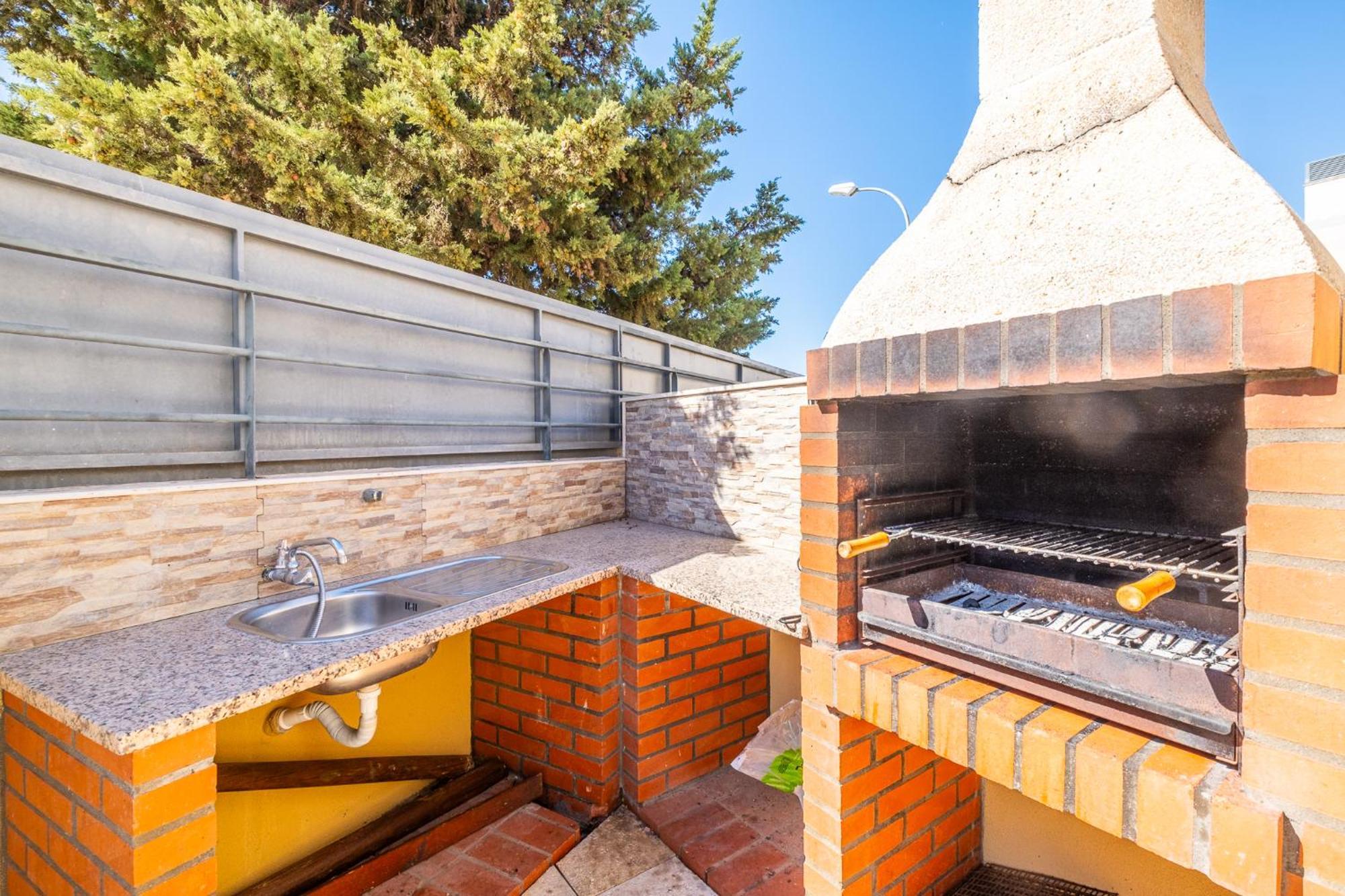 Cozy Villa With Pool And Barbecue アルブフェイラ エクステリア 写真